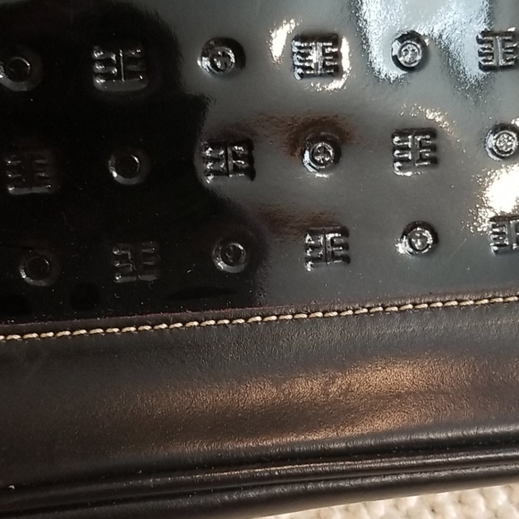 ARCADIA Made in Italy Embossed, Patent Leather Shoulder Bag Purse - Picture 8 of 16